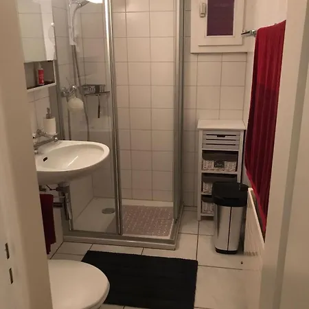 Beautiful 2 In A Location Apartment *